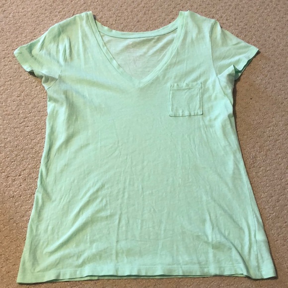 🎉B2GO free🎉 Gap Vneck Tee - Picture 1 of 3